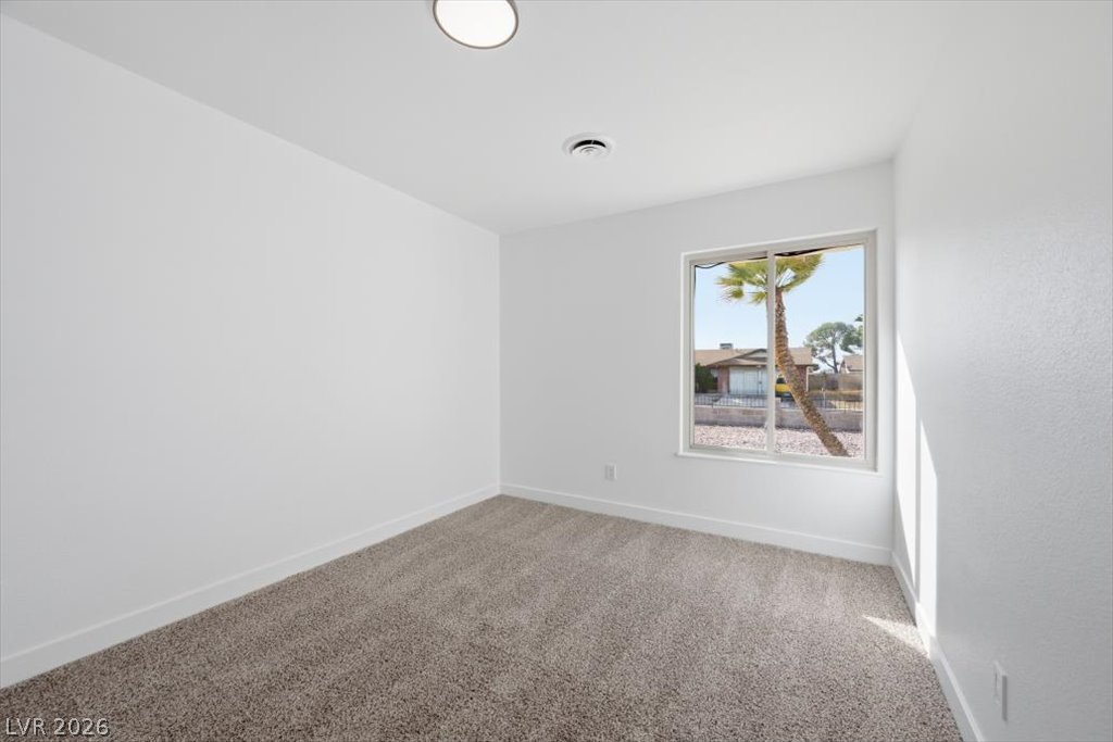 Photo 17 of 26, 890 El Camino Way