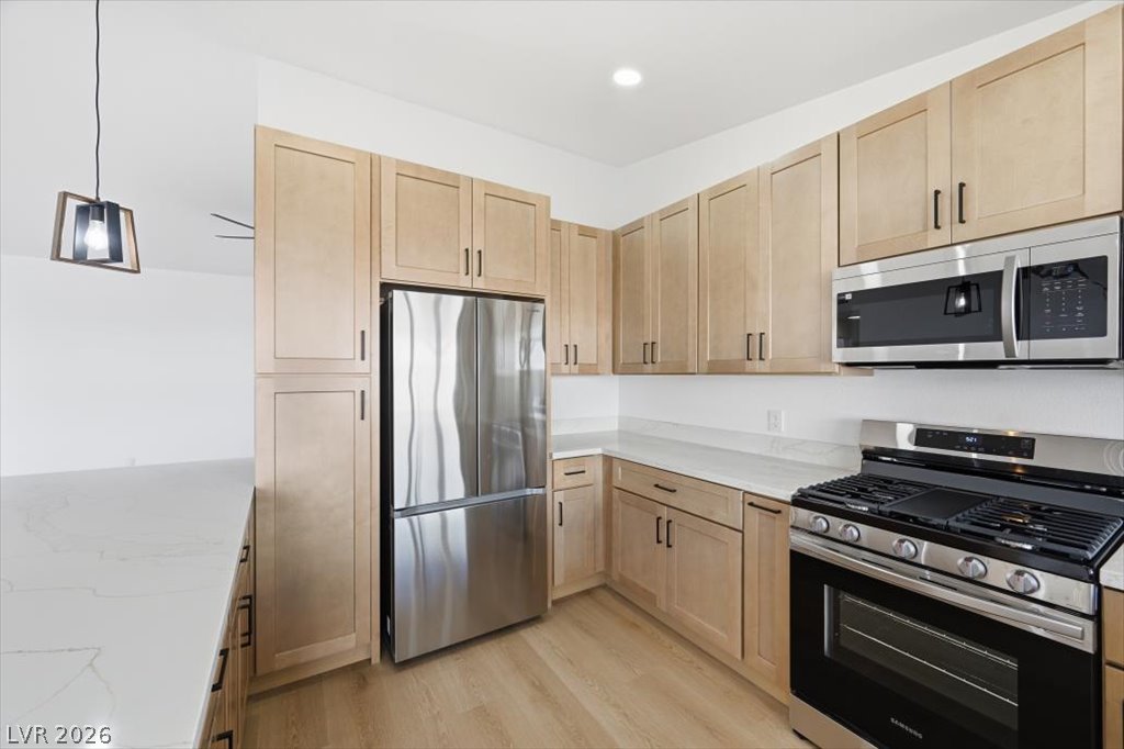 Photo 9 of 26, 890 El Camino Way