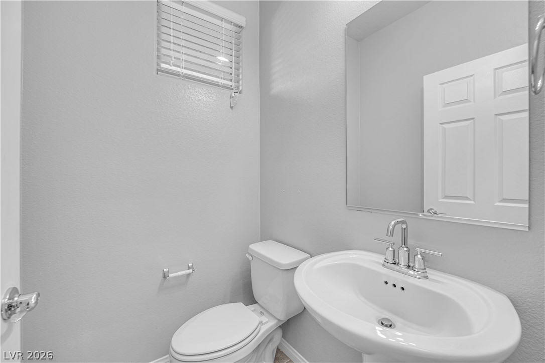 Photo 13 of 24, 908 Brayfield Court