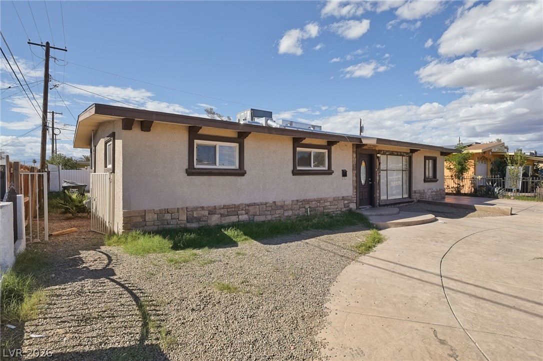 Photo 2 of 2705 Berg Street