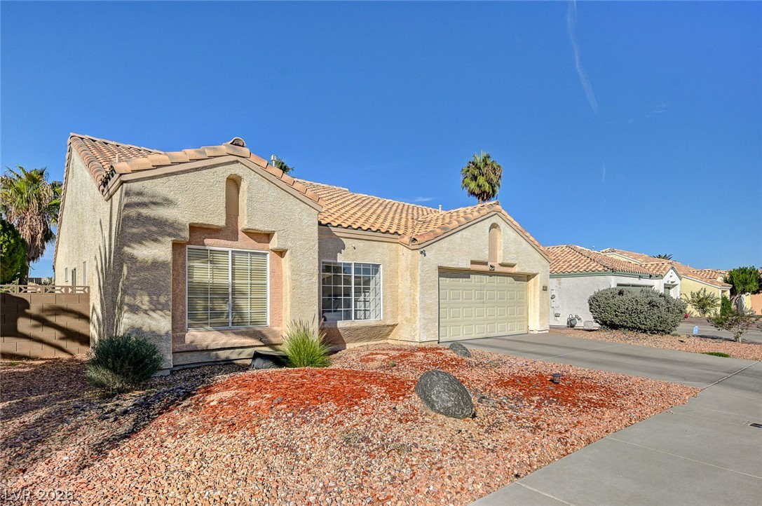Photo 3 of 904 Serpentina Avenue