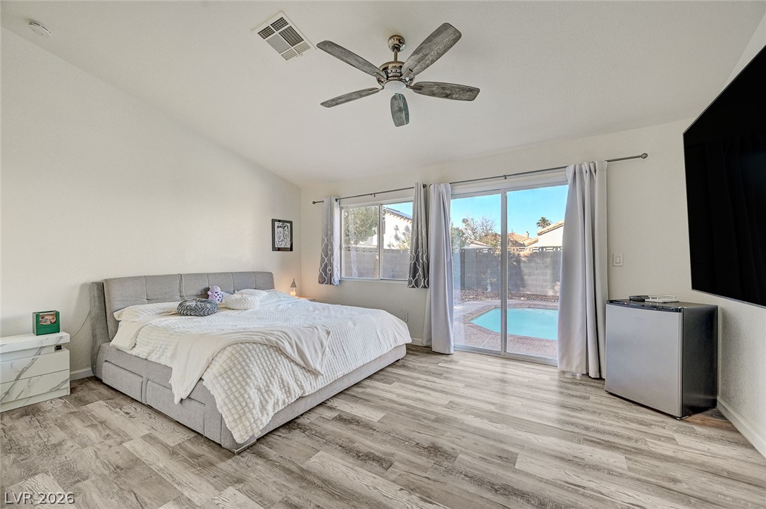 Photo 31 of 57, 904 Serpentina Avenue
