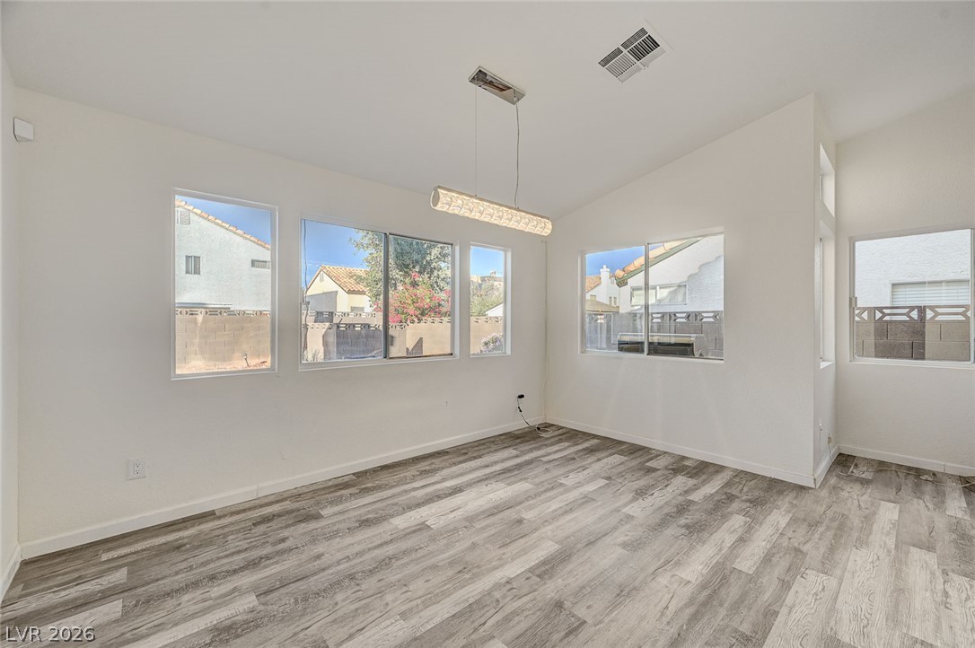 Photo 11 of 57, 904 Serpentina Avenue
