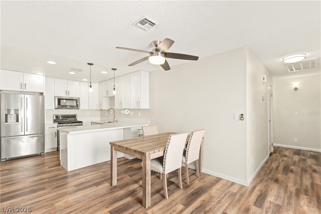 Photo 8 of 27, 712 Buttonwood Lane
