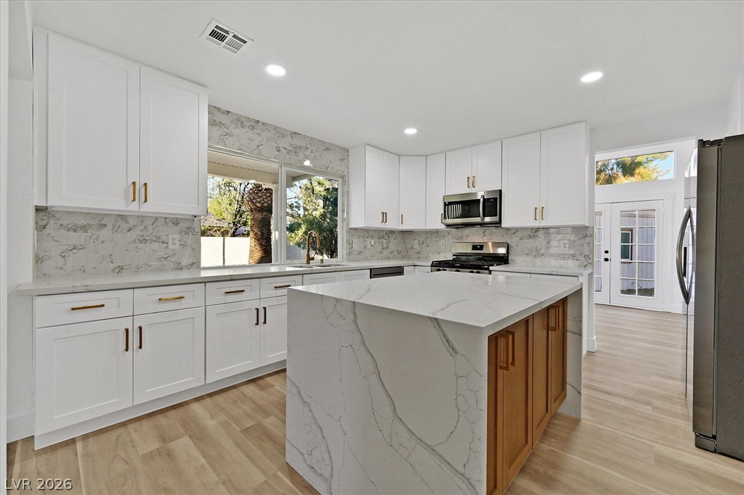 Photo 5 of 9512 Valley Hills Avenue