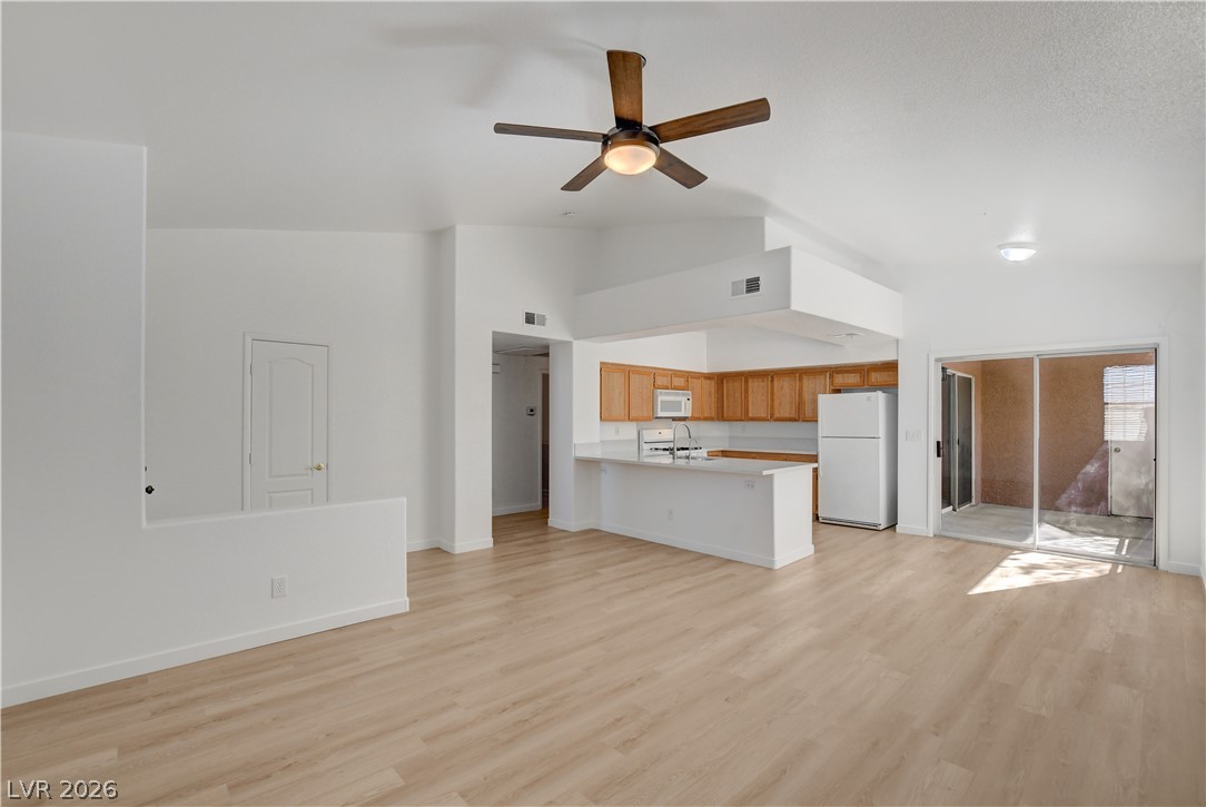 Photo 5 of 1405 Seward Street #203