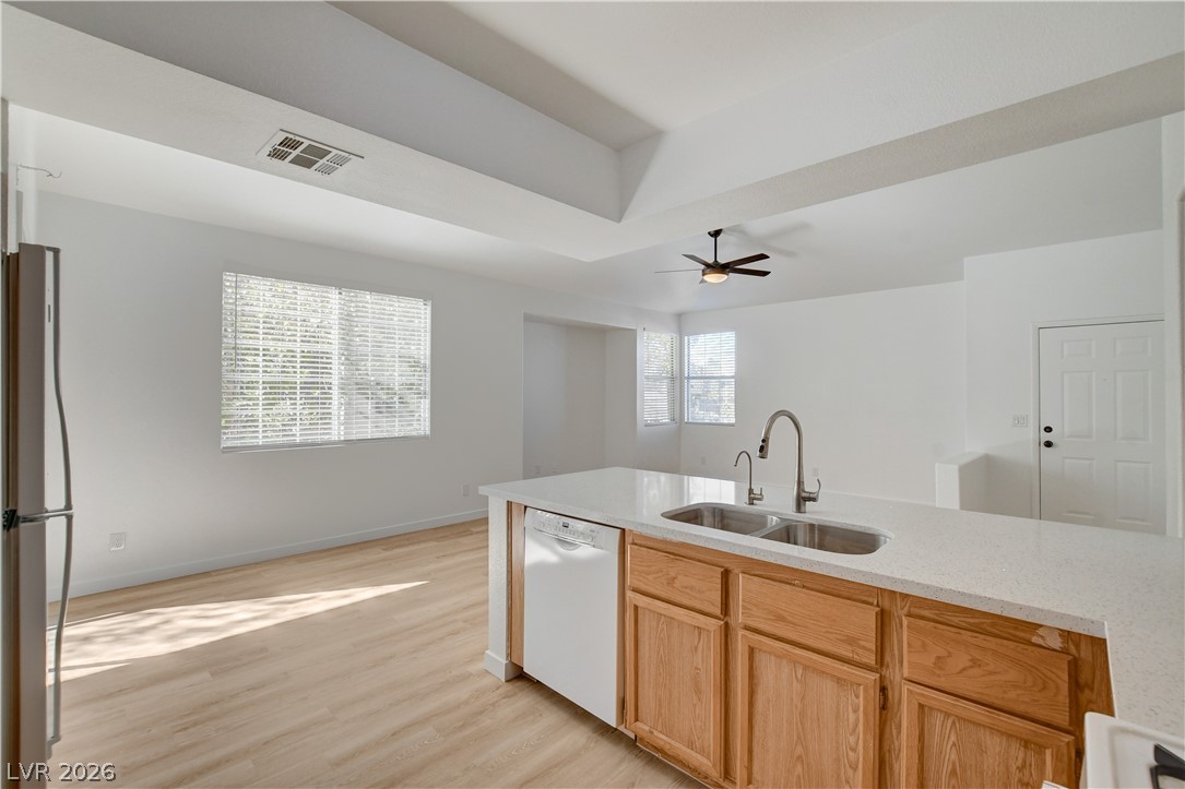 Photo 3 of 1405 Seward Street #203