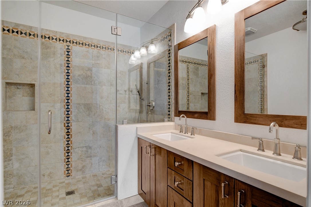 Photo 10 of 37, 1405 Seward Street #203