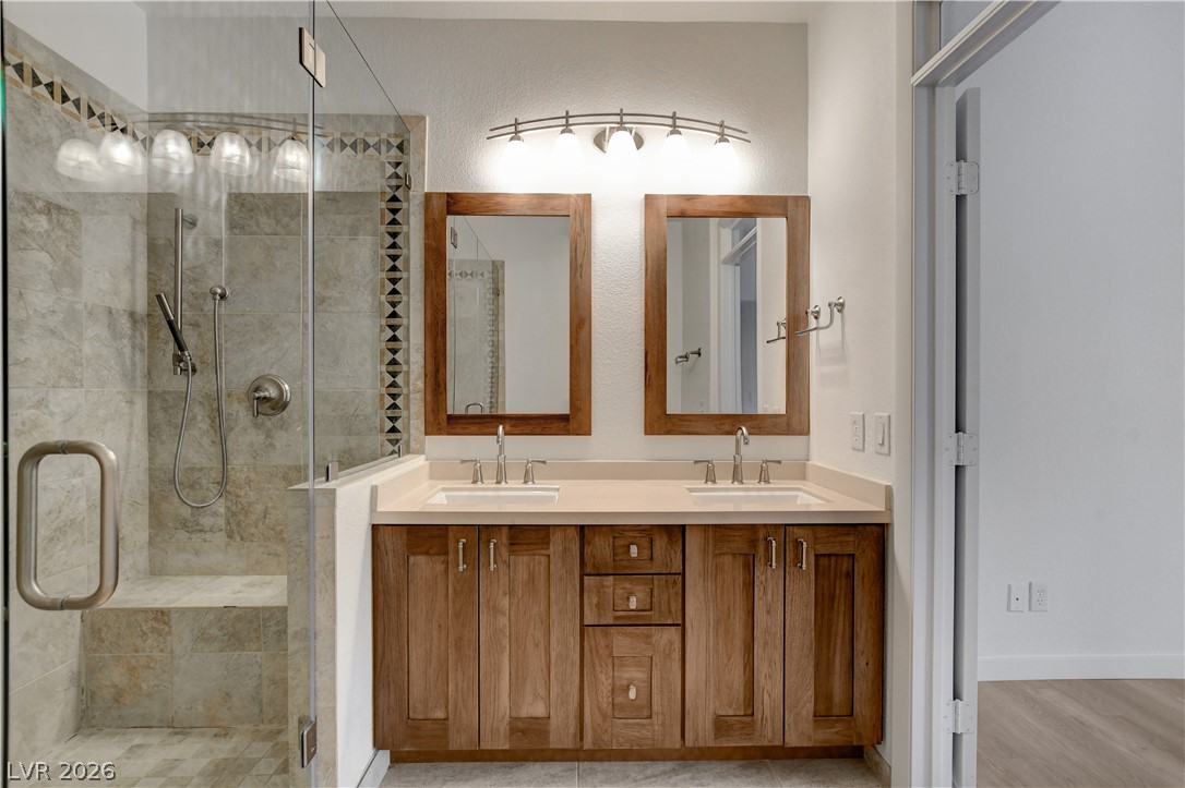 Photo 11 of 37, 1405 Seward Street #203