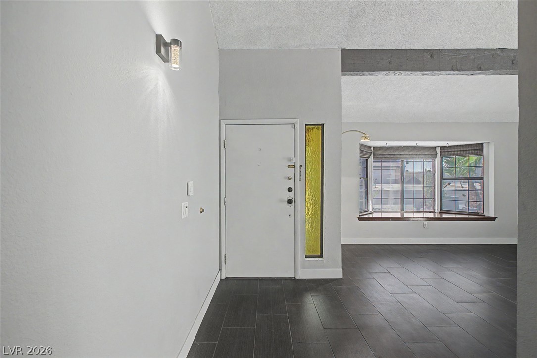 Photo 7 of 74, 1884 Roxbury Lane