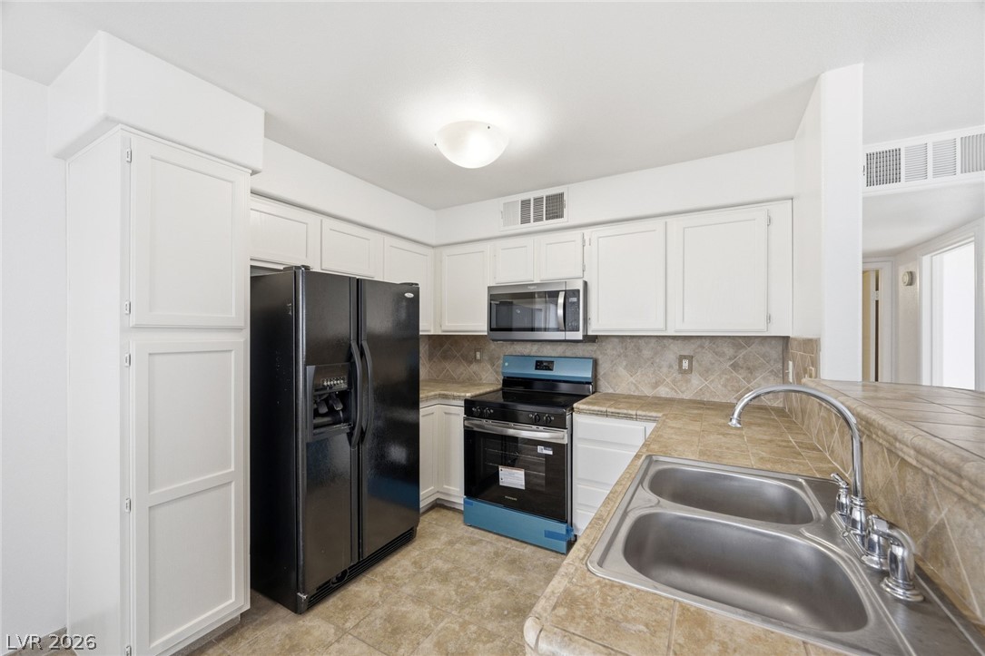 Photo 14 of 29, 3425 E Russell Road #116