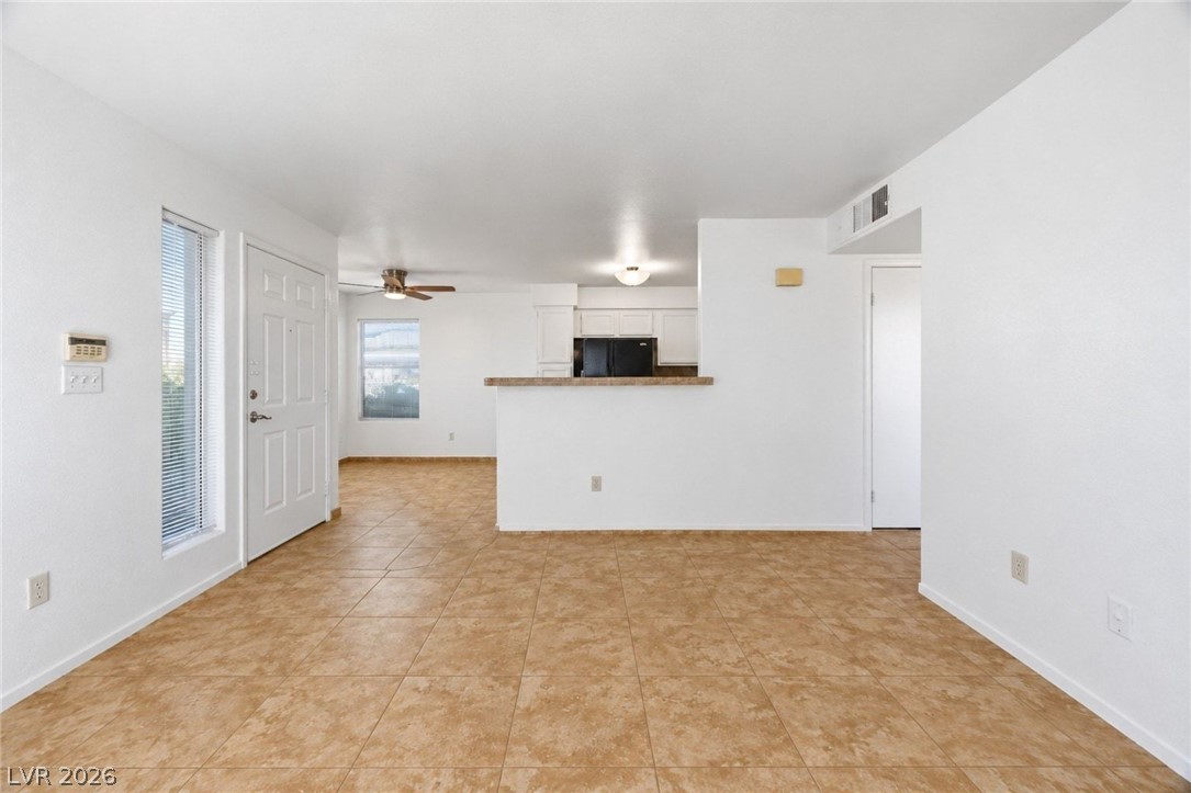 Photo 8 of 29, 3425 E Russell Road #116