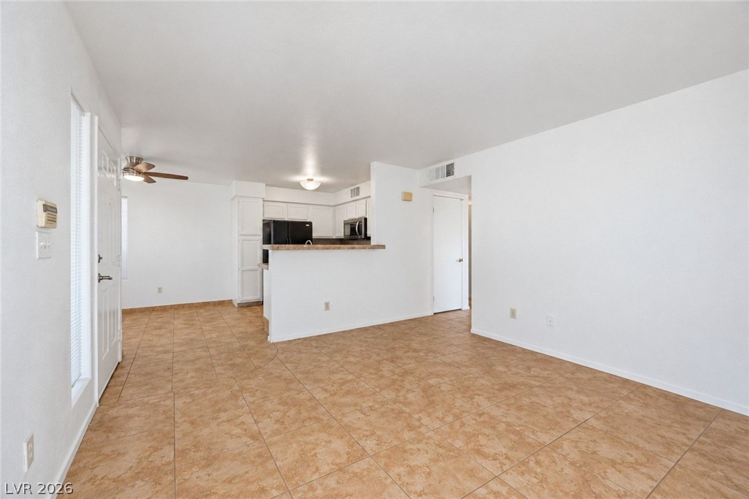 Photo 9 of 29, 3425 E Russell Road #116