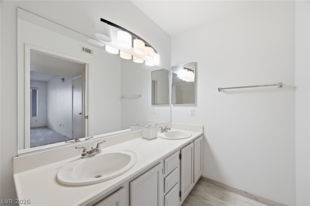 Photo 17 of 27, 3425 E Russell Road #154