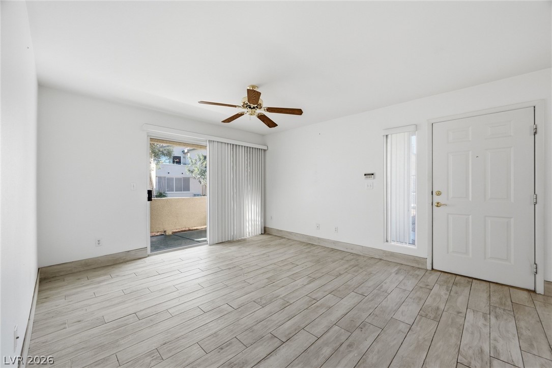 Photo 6 of 27, 3425 E Russell Road #154