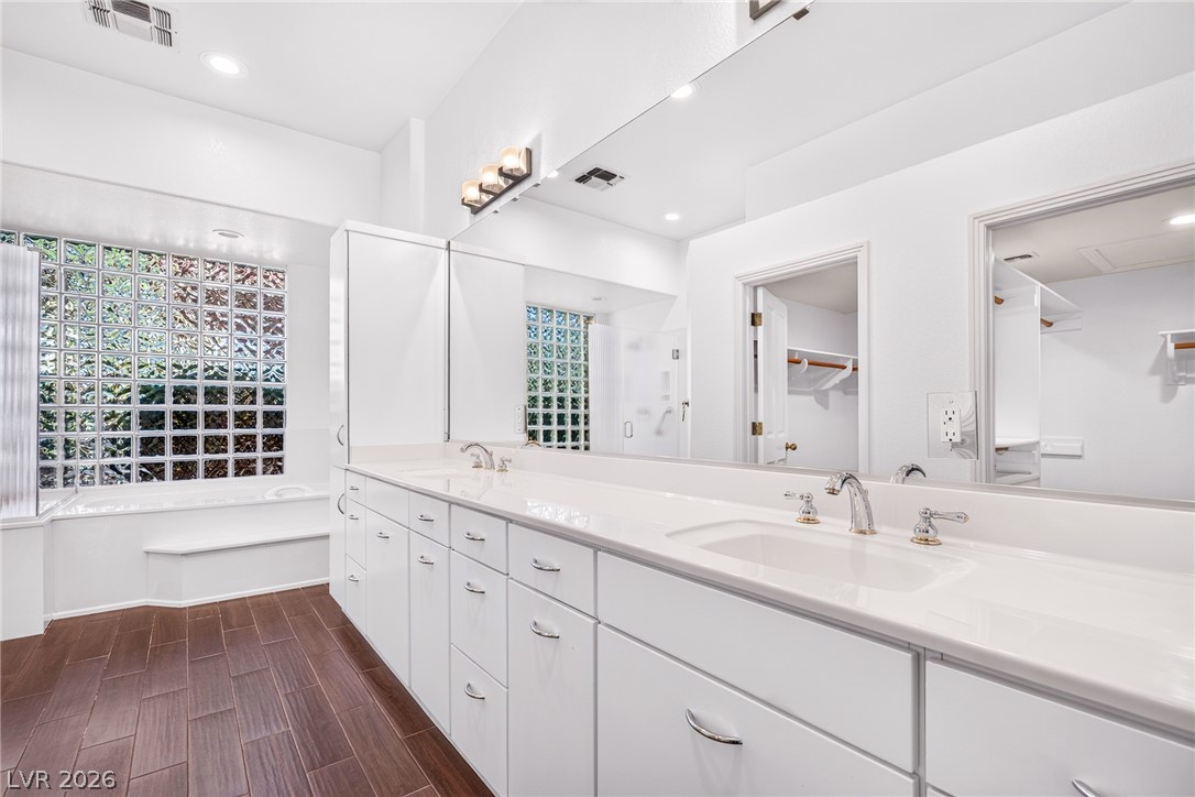 Photo 10 of 37, 8325 Turtle Creek Circle
