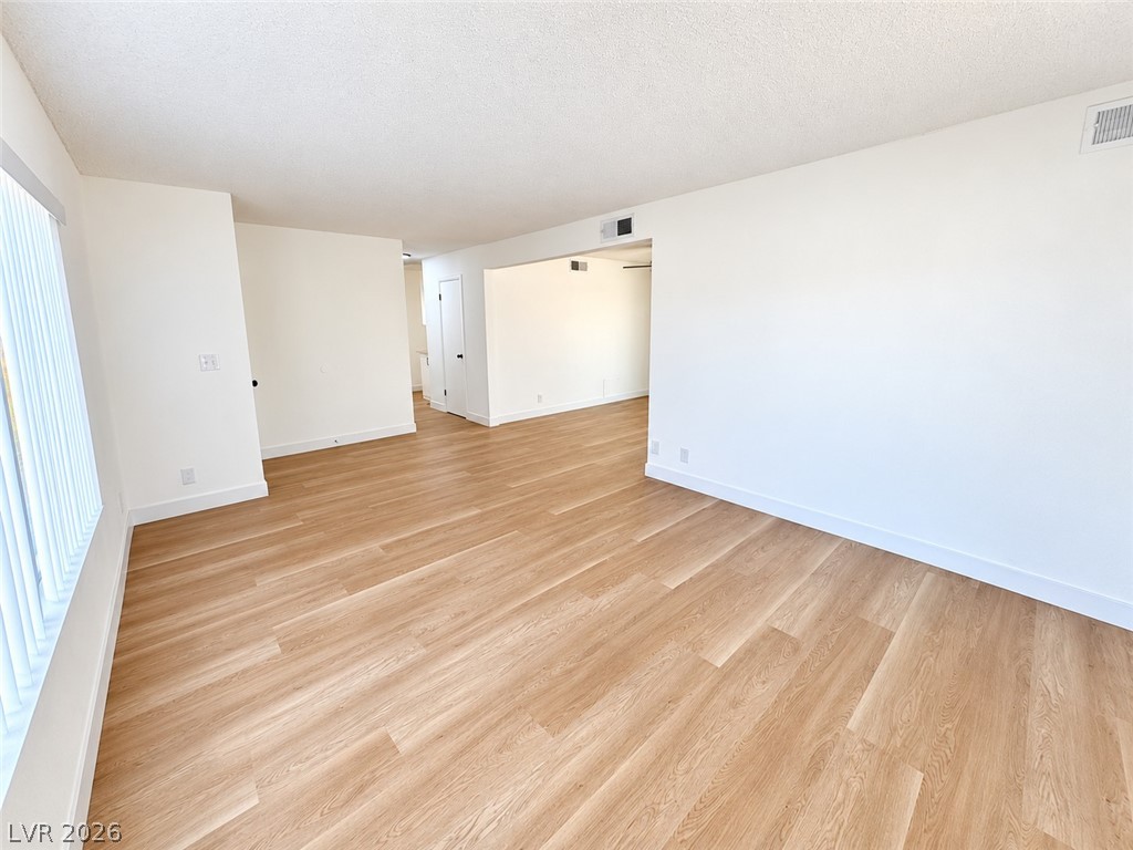 Photo 7 of 31, 7097 Hillcroft Way
