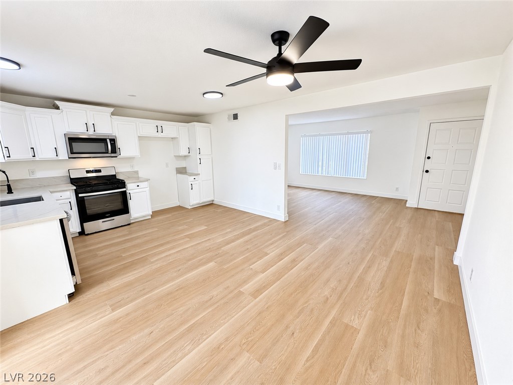 Photo 13 of 31, 7097 Hillcroft Way