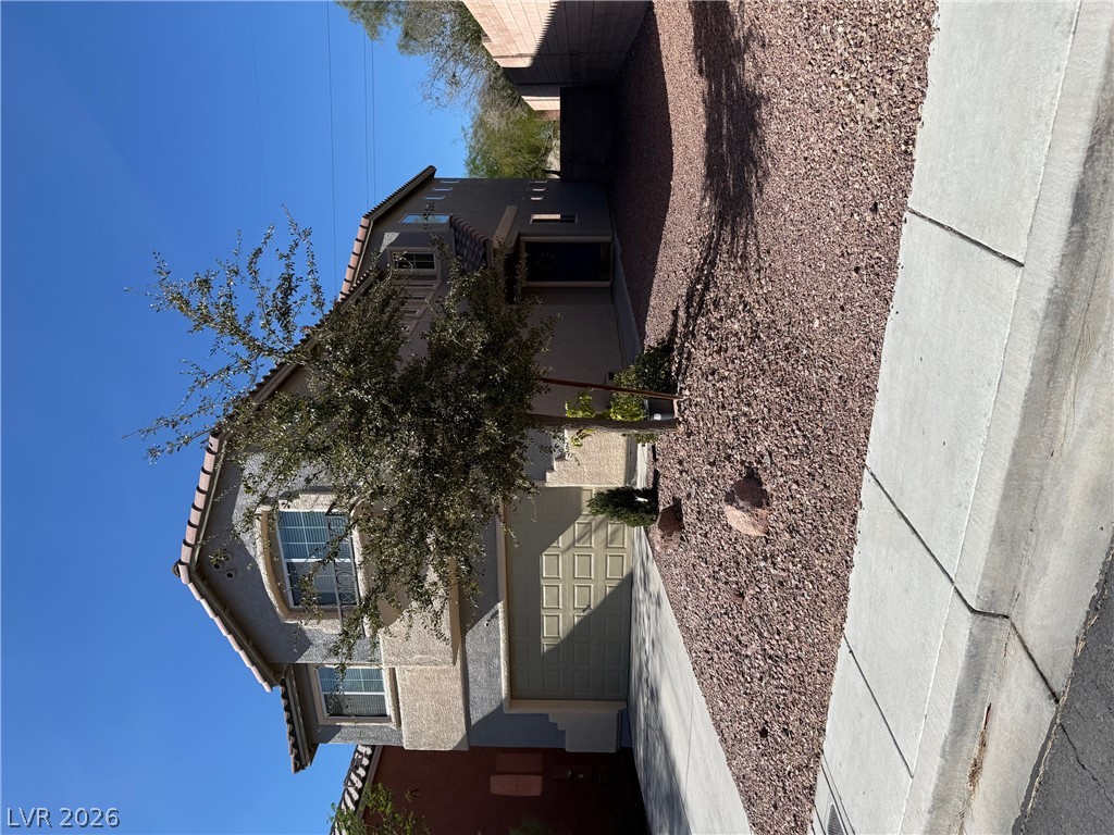 Photo 2 of 6087 Clovelly Street
