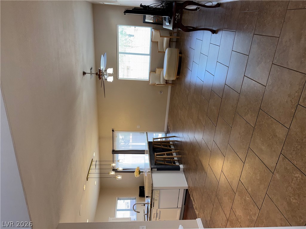 Photo 10 of 34, 6087 Clovelly Street