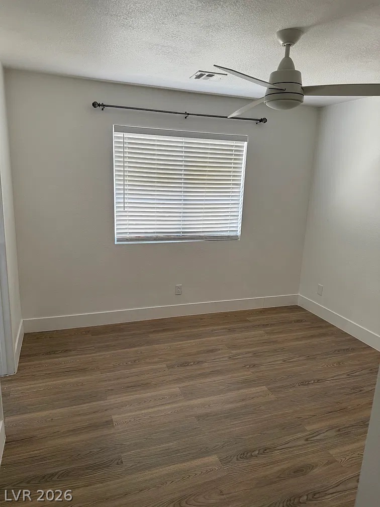 Photo 7 of 19, 909 Sparrow Court