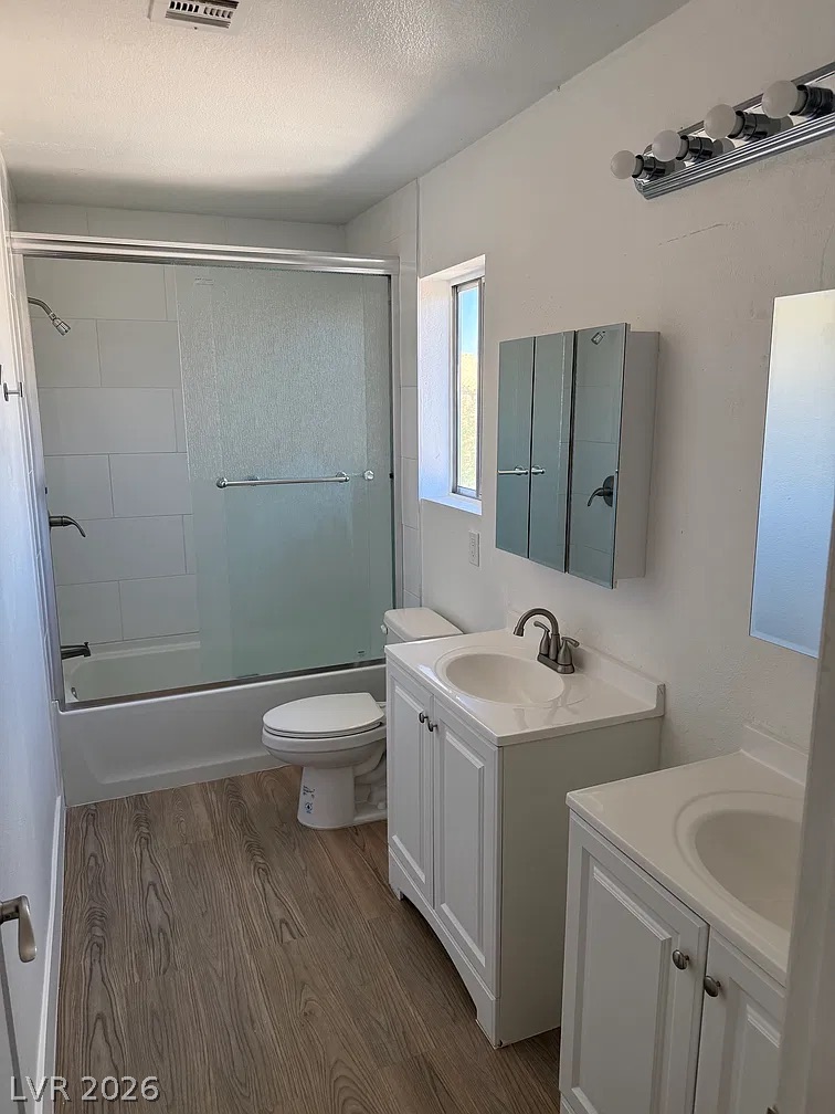 Photo 9 of 19, 909 Sparrow Court