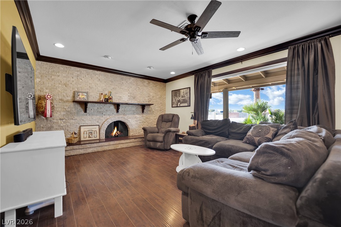 Photo 7 of 43, 8040 Gilespie Street