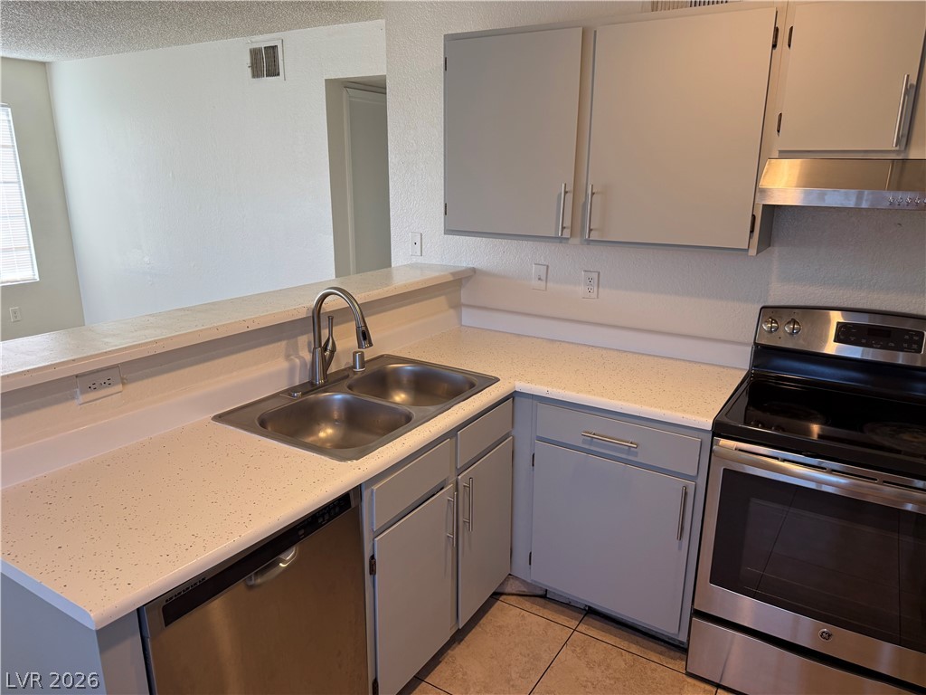 Photo 3 of 4160 E Tonopah Avenue