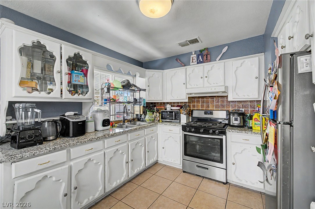 Photo 10 of 27, 4533 Sherrill Avenue