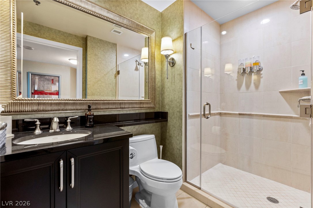 Photo 17 of 31, 135 E Harmon Avenue #414