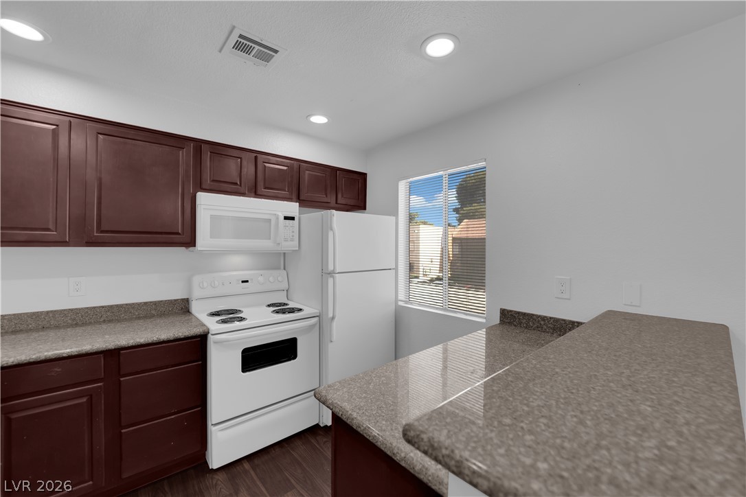 Photo 10 of 43, 4421 Alexis Drive #428