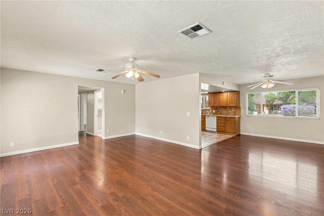 Photo 9 of 42, 261 E Delamar Drive