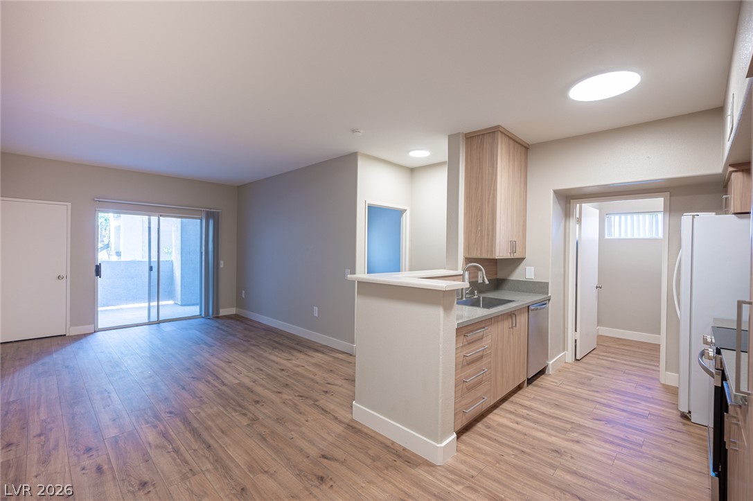 Photo 11 of 50, 2615 W Gary Avenue #1048