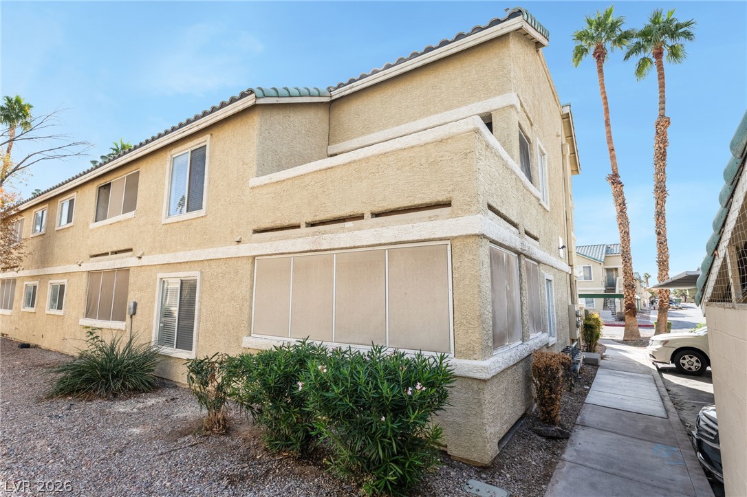 Photo 3 of 1570 W Jamielinn Lane #101