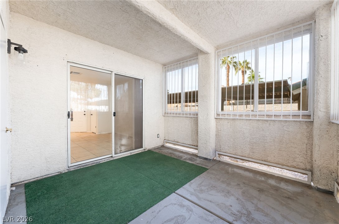Photo 8 of 36, 1570 W Jamielinn Lane #101