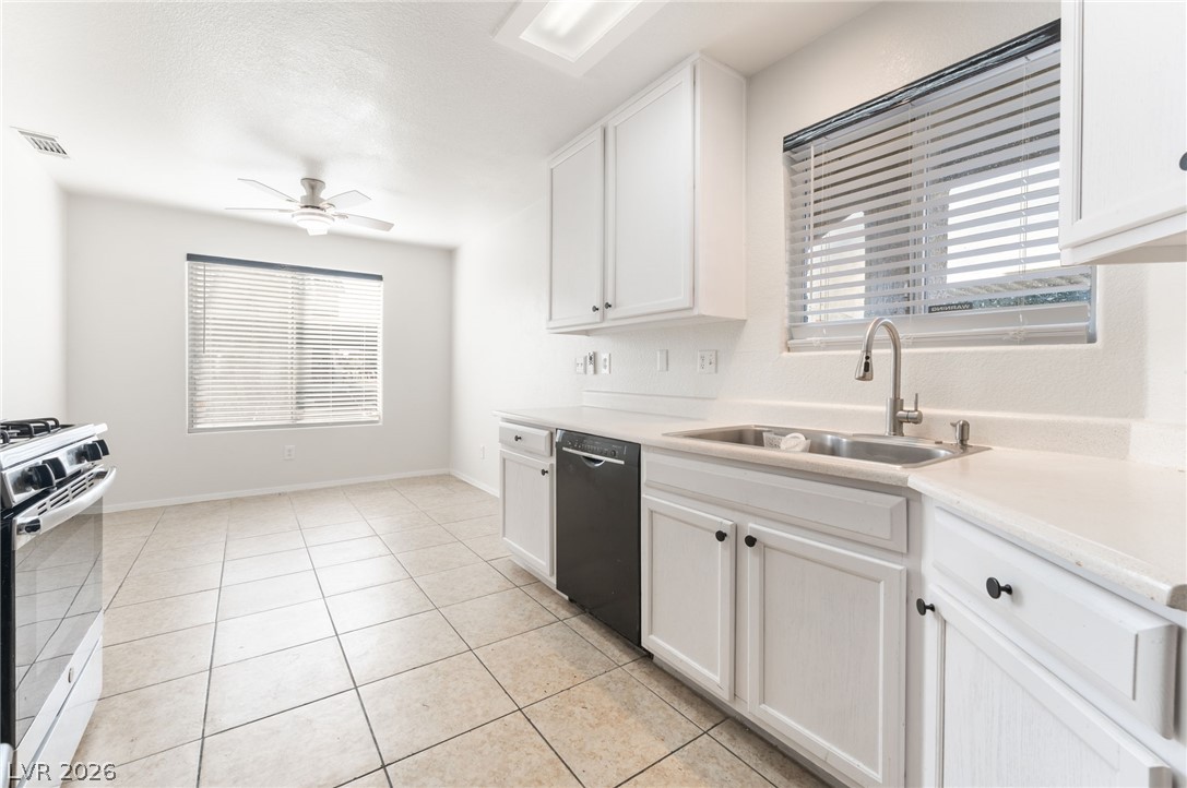Photo 15 of 36, 1570 W Jamielinn Lane #101