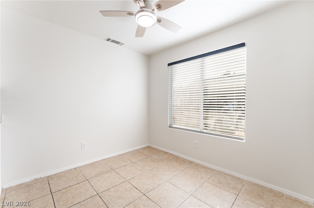 Photo 19 of 36, 1570 W Jamielinn Lane #101