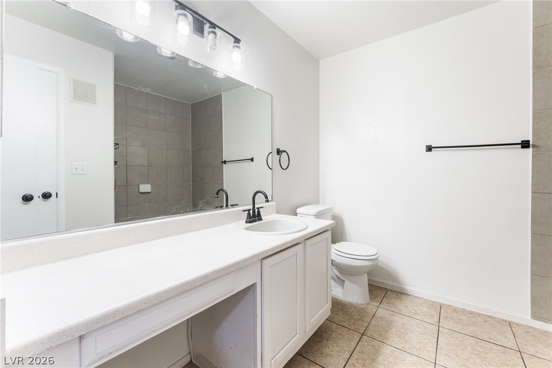Photo 23 of 36, 1570 W Jamielinn Lane #101