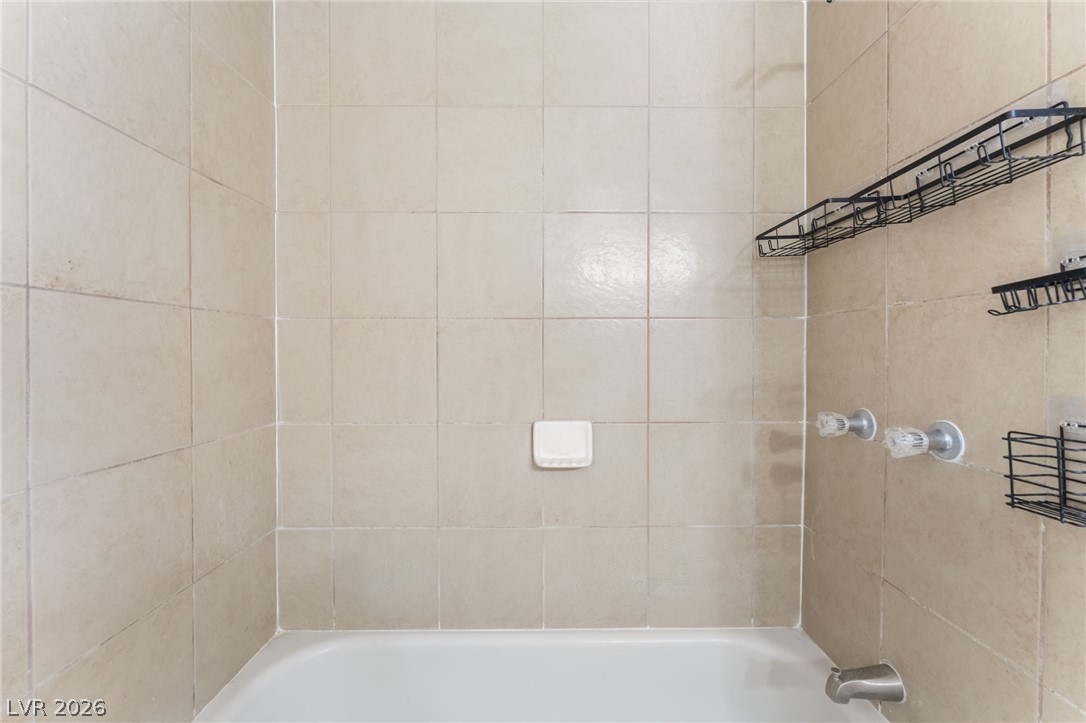 Photo 25 of 36, 1570 W Jamielinn Lane #101