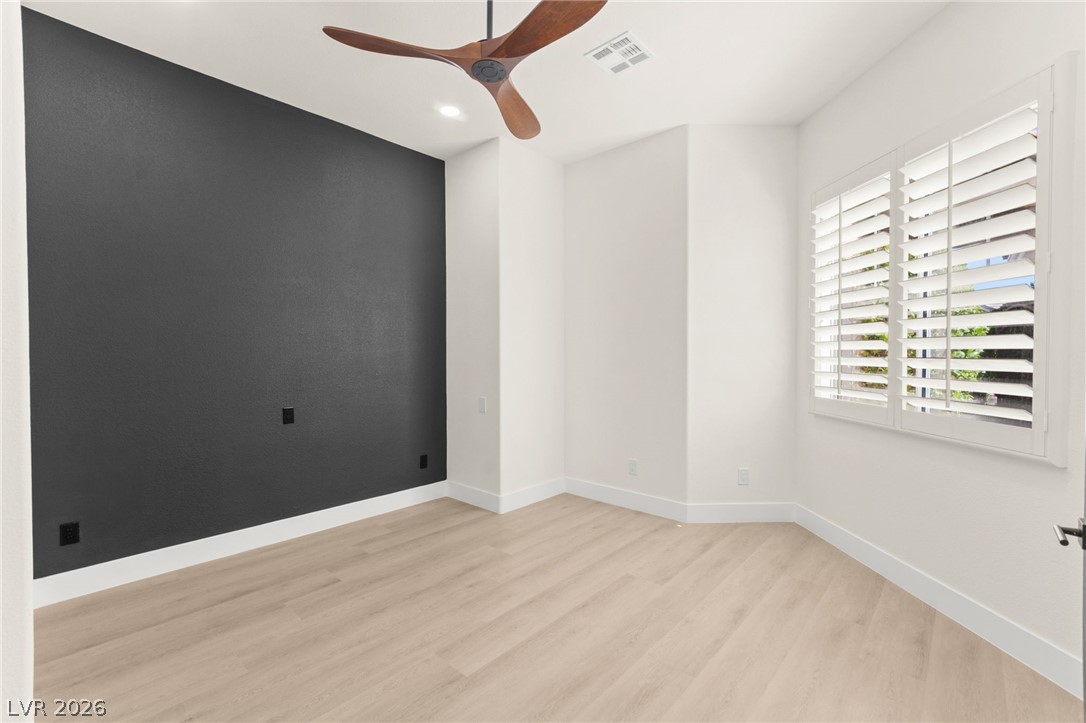 Photo 13 of 37, 325 Corsicana Street