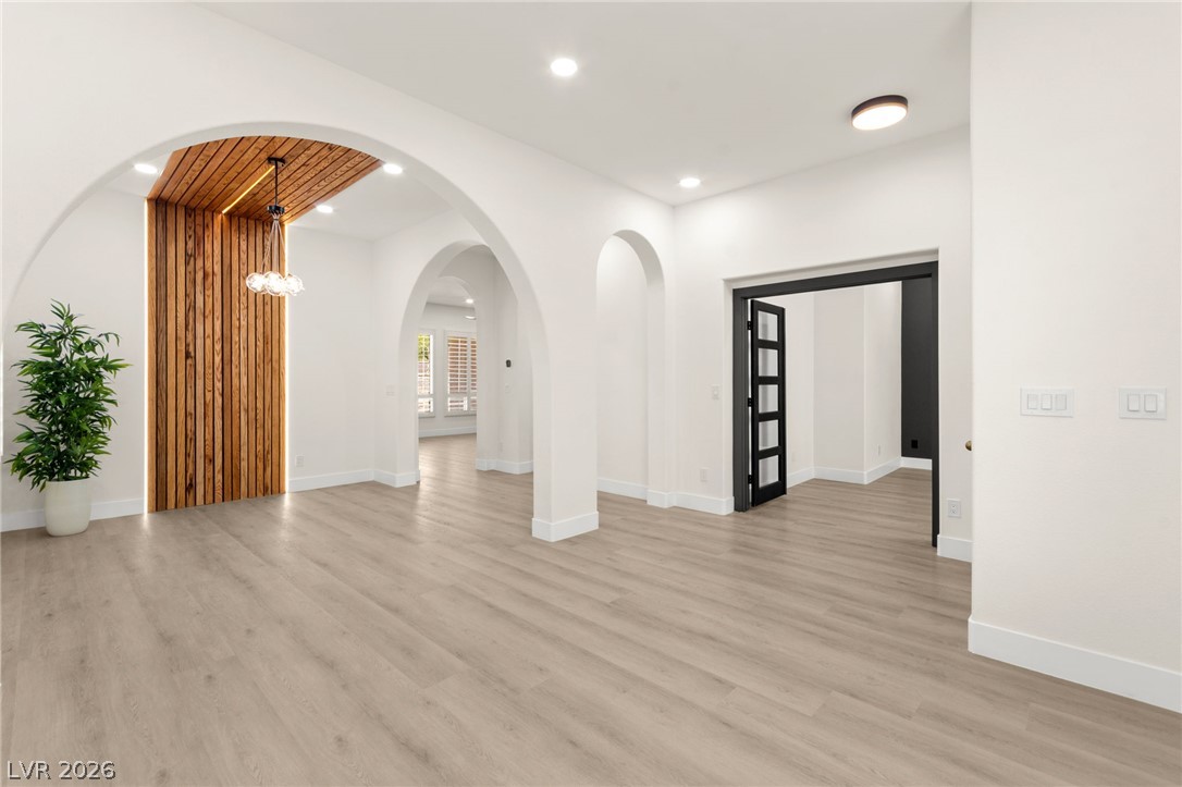 Photo 3 of 325 Corsicana Street