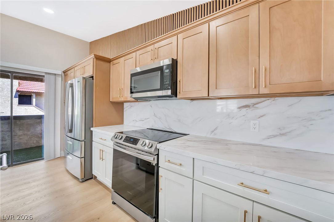 Photo 11 of 42, 4708 Obannon Drive #D