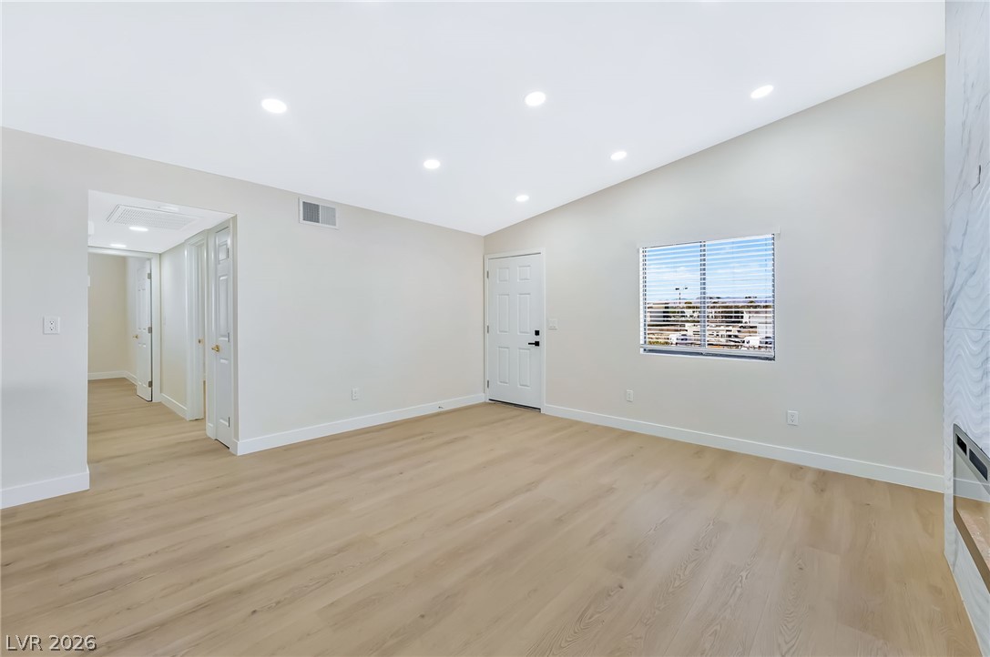 Photo 15 of 42, 4708 Obannon Drive #D