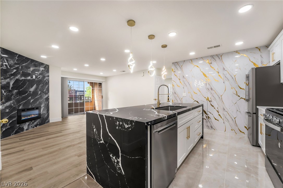 2200 S Fort Apache Road #2073, Las Vegas