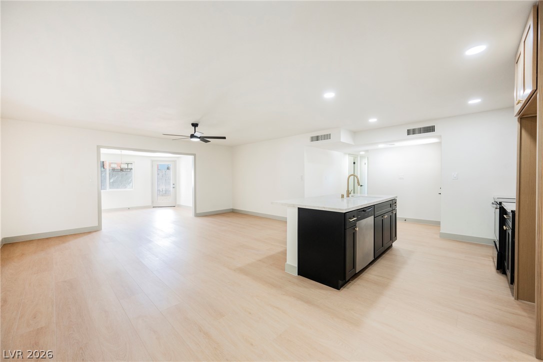 Photo 8 of 21, 412 Gilday Avenue