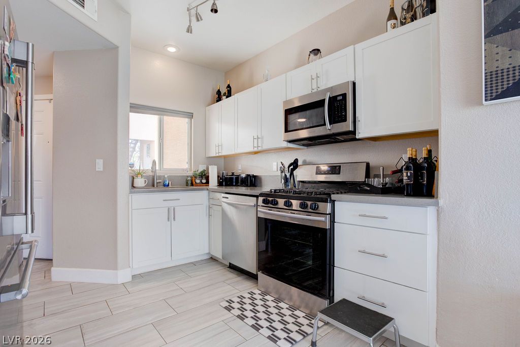 Photo 8 of 30, 8501 W University Avenue #1098