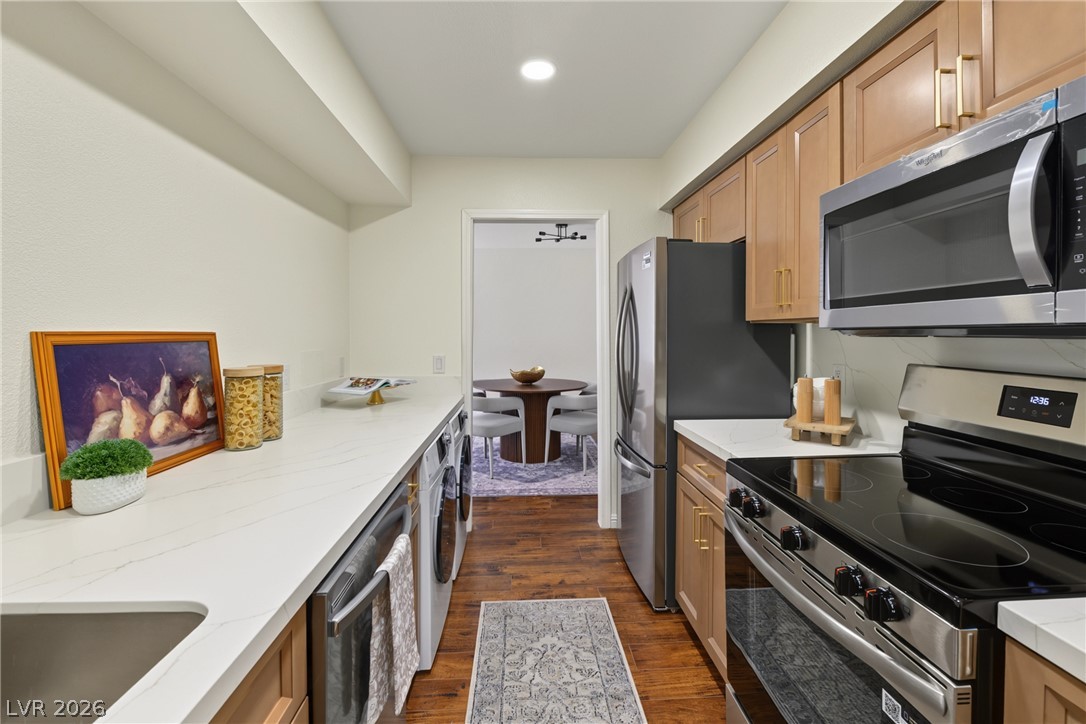 Photo 12 of 23, 650 Oakmont Avenue #2113