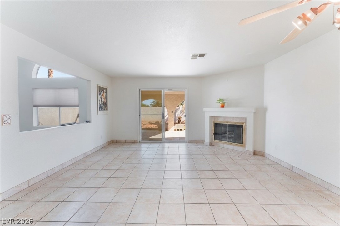 Photo 4 of 1628 Leaning Pine Way