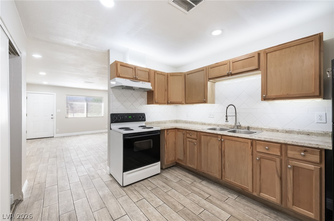 Photo 7 of 33, 209 N 13th Street