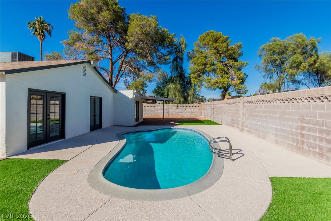 Photo 36 of 40, 5380 Stirrup Street